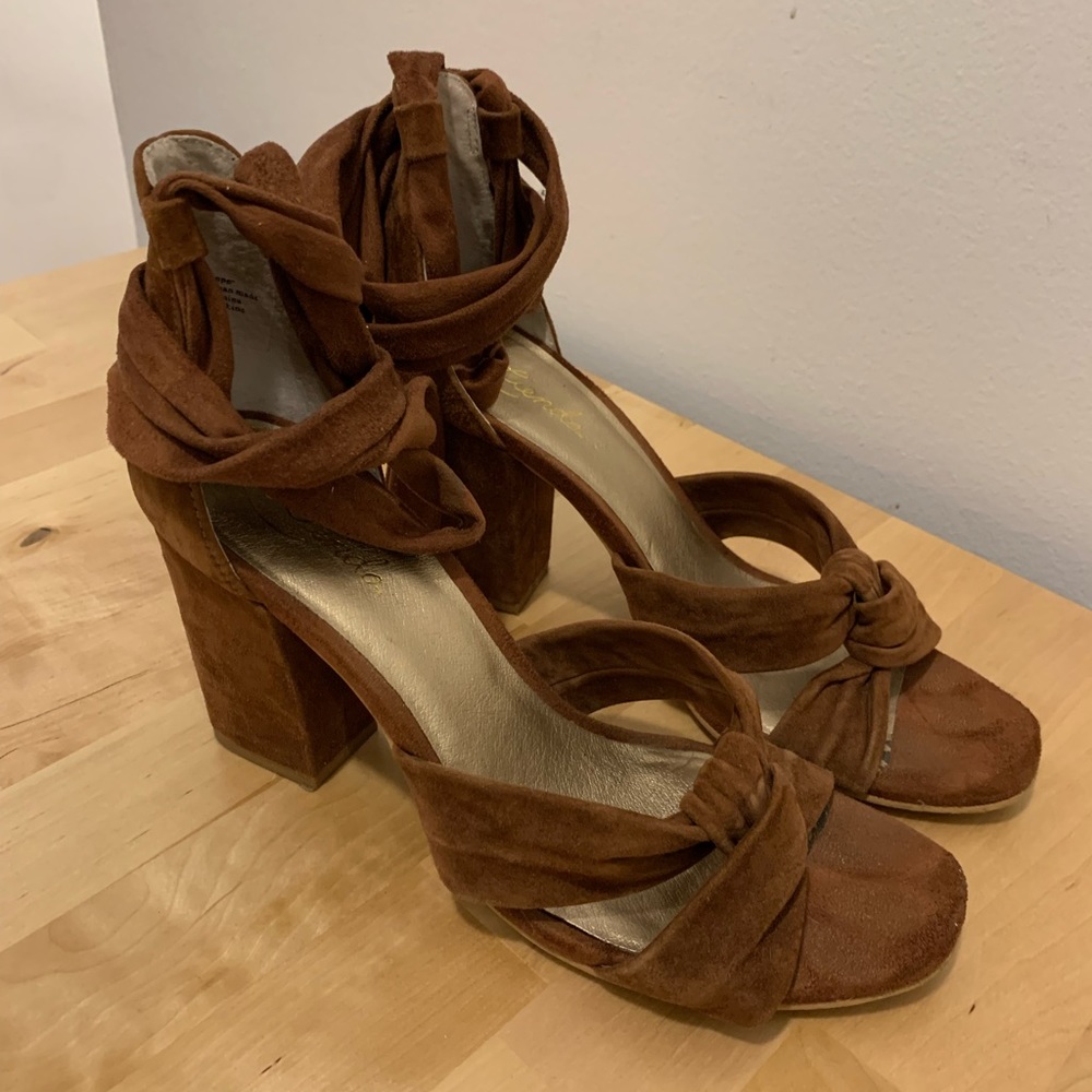 ANTHROPOLOGIE Liendo by Seychelles Seville Knotted Heels